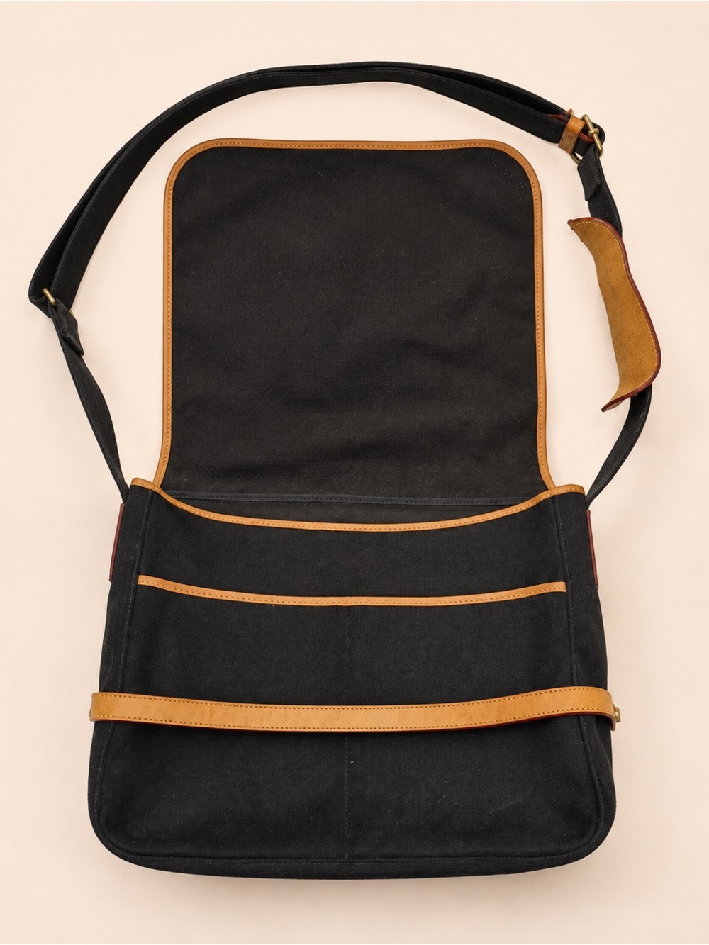 Dooney & Bourke Vintage Cabriolet Messenger Crossbody Bag - Picture 6 of 8